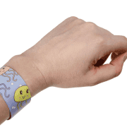 Klatscharmband Meerestiere, Motiv Qualle am Arm