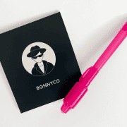 UV-Stift und Notizblock